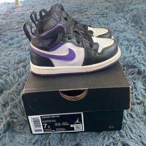 JORDAN 1 MID- Toddler size 7C- UNISEX-gently worn-